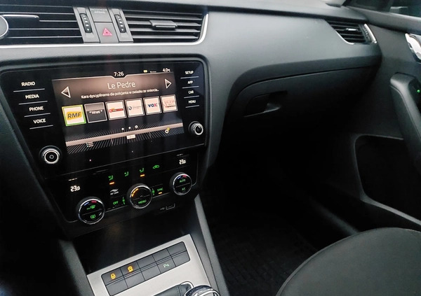 Skoda Octavia cena 52500 przebieg: 246000, rok produkcji 2017 z Białystok małe 667